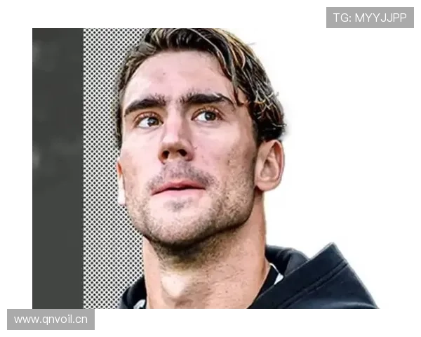 弗拉霍维奇在尤文体系中的释放困境解析 弗拉霍维奇在尤文体系中的释放困境解析