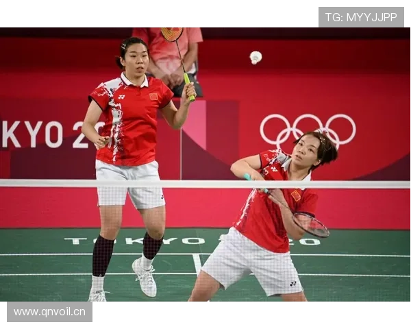 贾一凡训练完直接拎爱马仕去吃夜宵，这谁顶得住啊