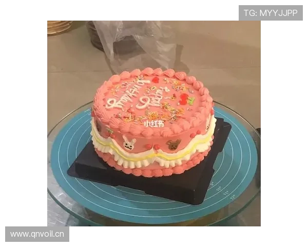 德约家里那冰箱得多大，蛋糕光蛋糕我都猜不清数量了吧！